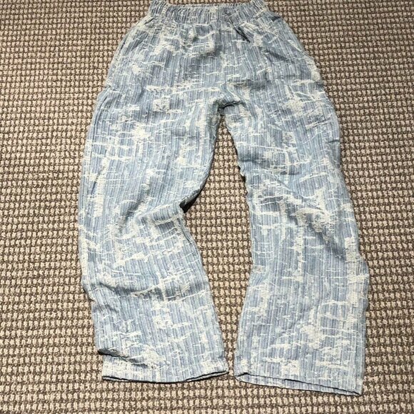 Beautiful ripped jeans looking wide leg pants. Beautiful work of art. Needless - Picture 1 of 7